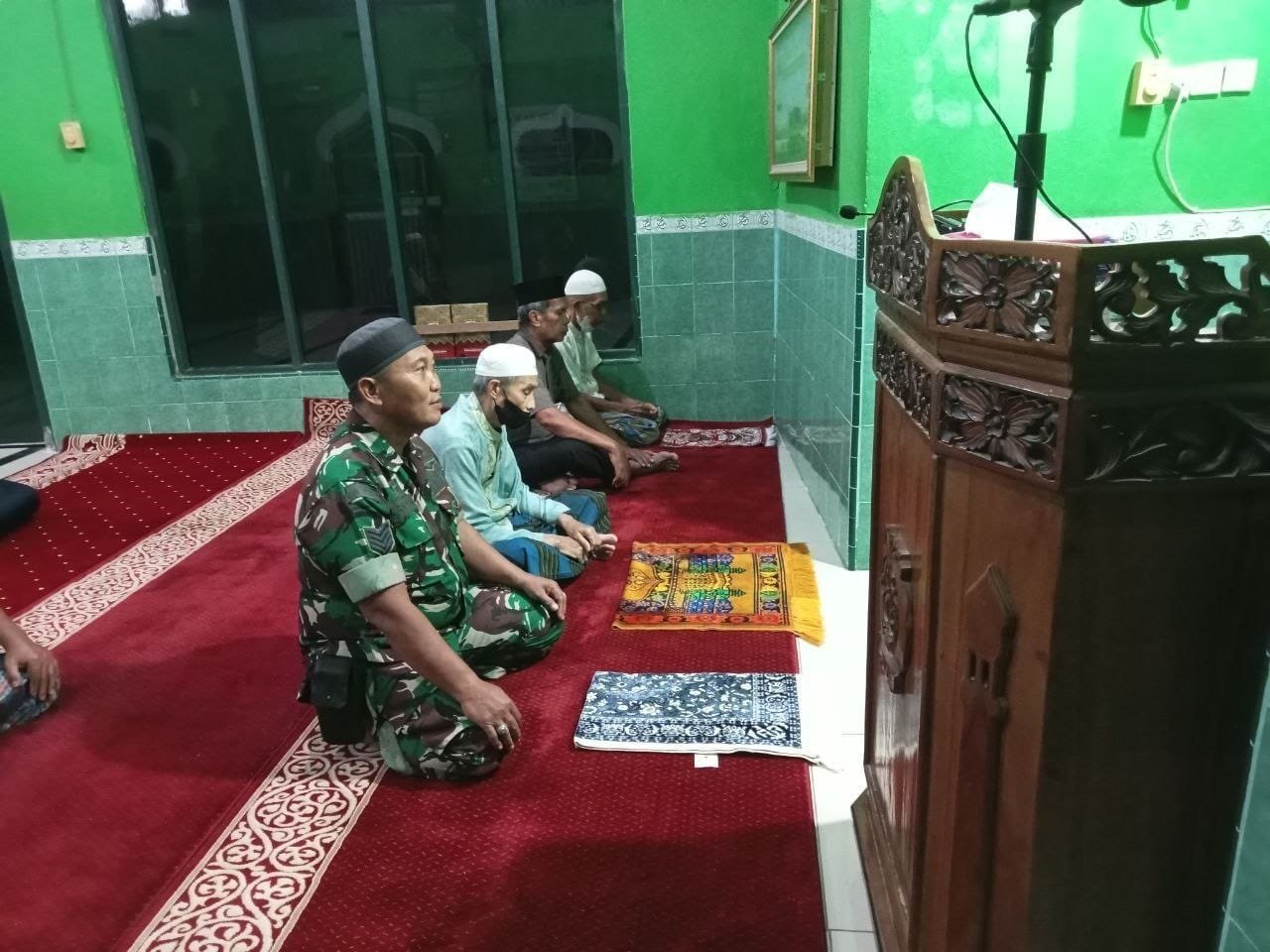 BABINSA JAJARAN KODIM 1420 SIDRAP SAFARI SHOLAT SUBUH BERJAMAAH PERERAT KEMANUNGGALAN TNI -RAKYAT